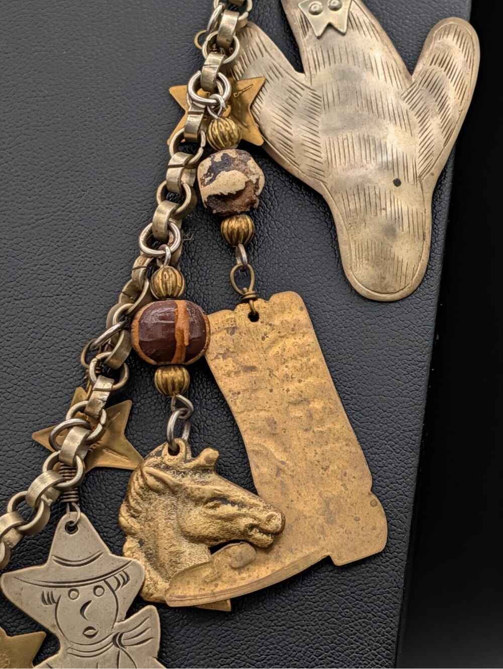 Vintage Western Motif Multi Charm Necklace Cowboy Indian Boots Cactus 105g - Picture 12 of 13